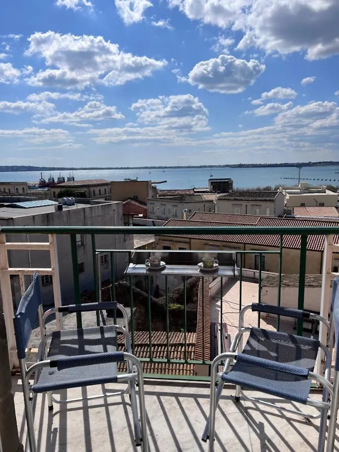 Marconi Sea View Apartments シラクーサ